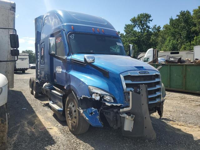  Salvage Freightliner Cascadia 1