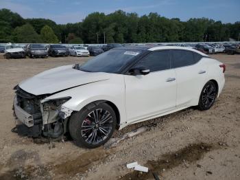  Salvage Nissan Maxima