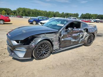  Salvage Ford Mustang