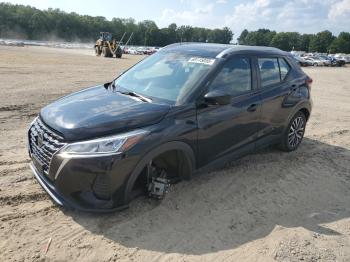  Salvage Nissan Kicks