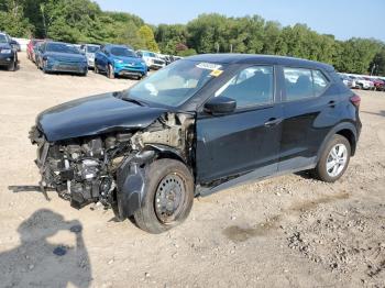  Salvage Nissan Kicks