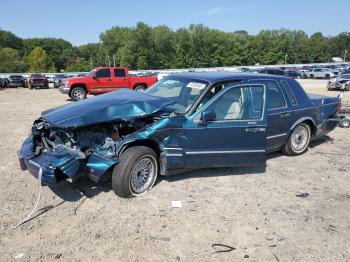  Salvage Lincoln Towncar