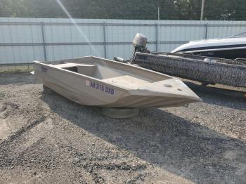  Salvage Edgewater Water Boat