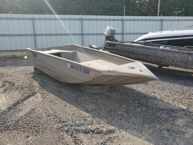  Salvage Edgewater Water Boat
