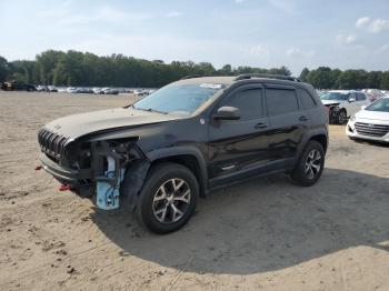  Salvage Jeep Cherokee