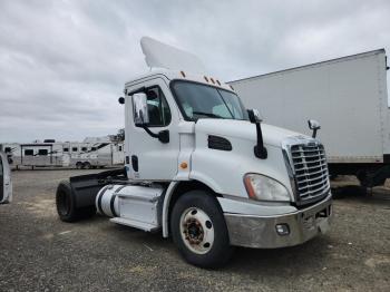  Salvage Freightliner Cascadia