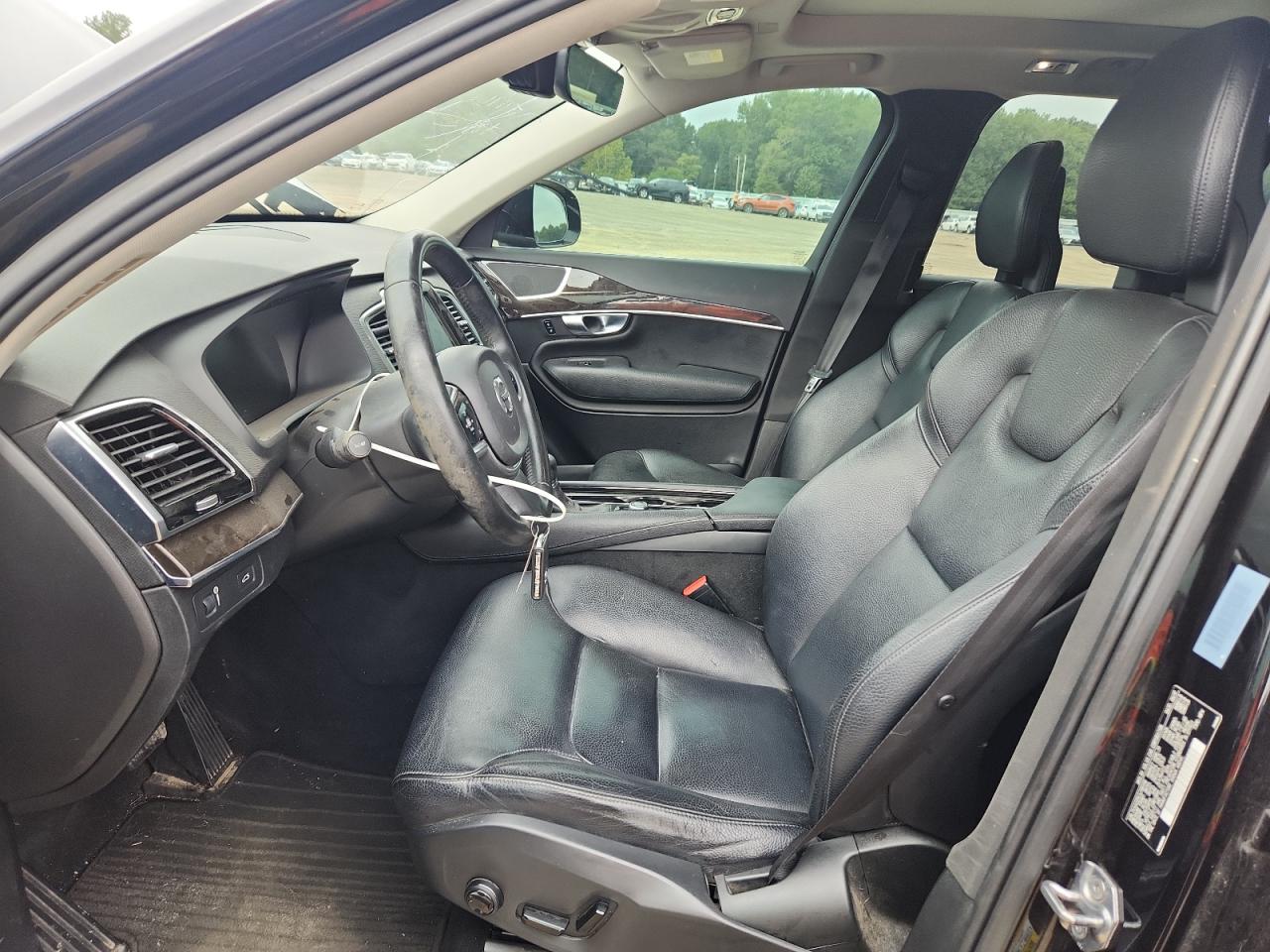 Volvo XC90 T6 Image 12