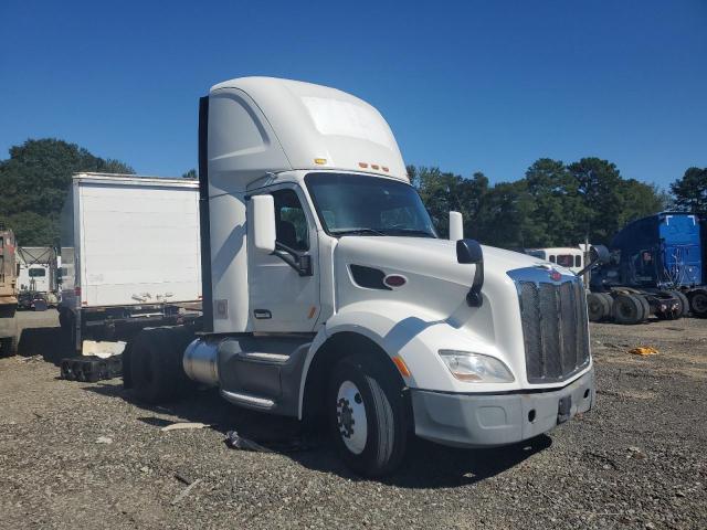  Salvage Peterbilt Tractor 579