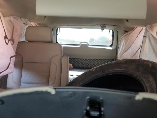 GMC Yukon Denali Image 9