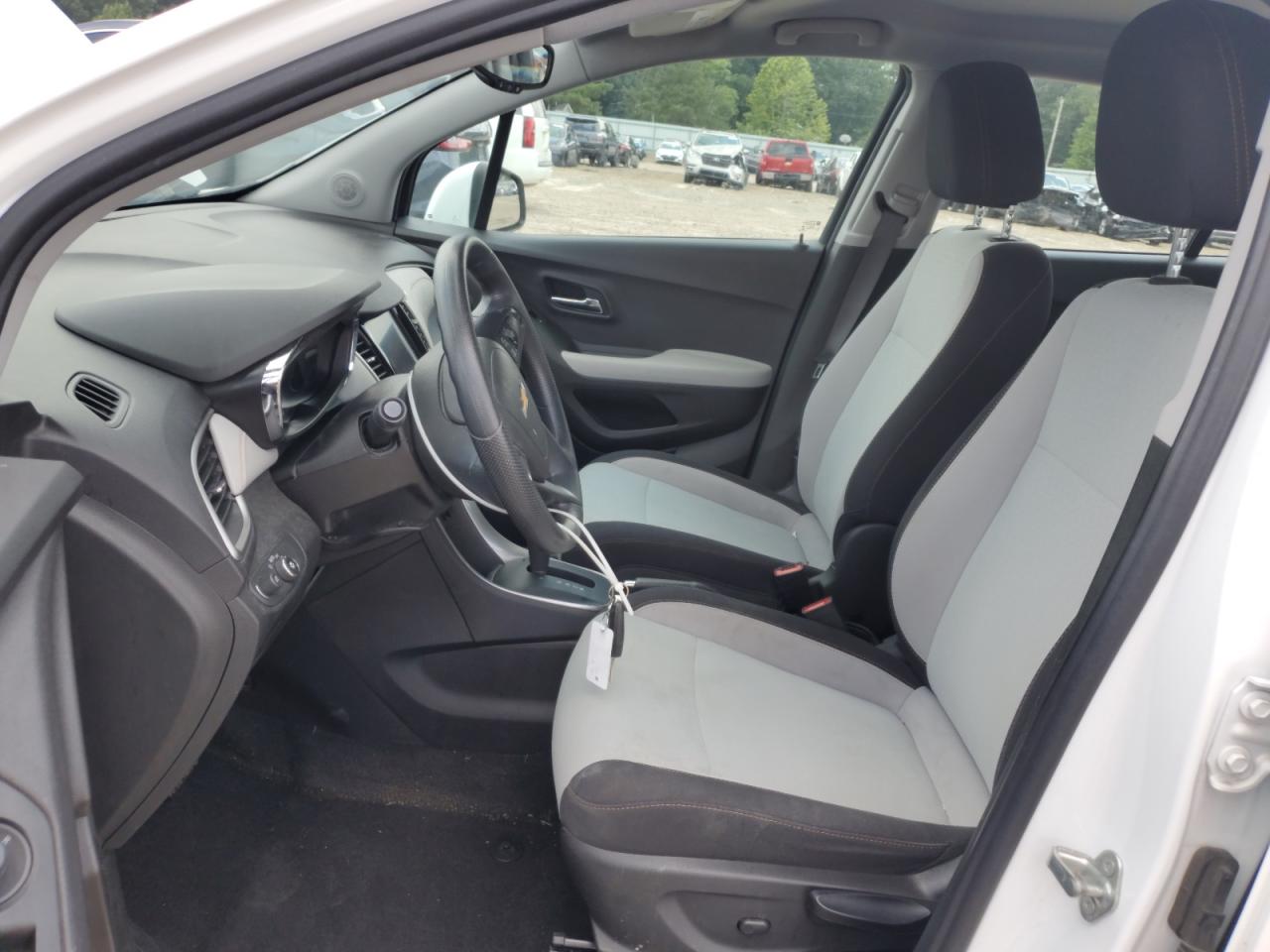 Chevrolet Trax Ls Image 13