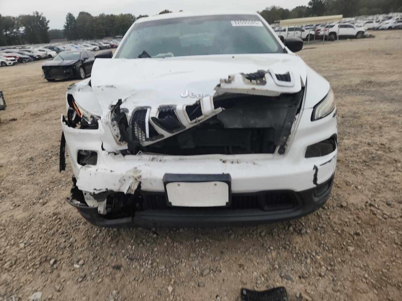 Jeep Grand Cherokee Sport Image 7