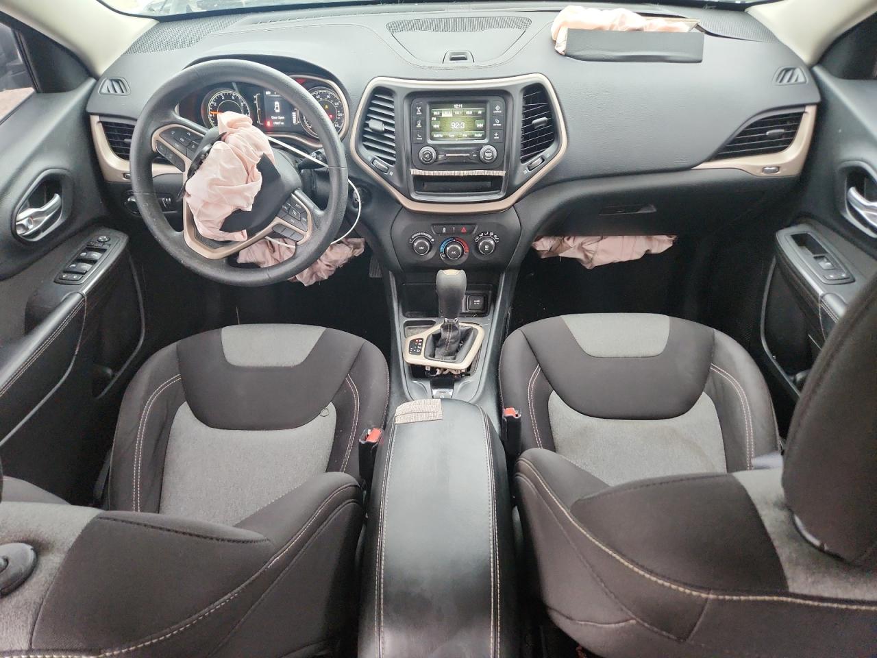 Jeep Grand Cherokee Sport Image 5