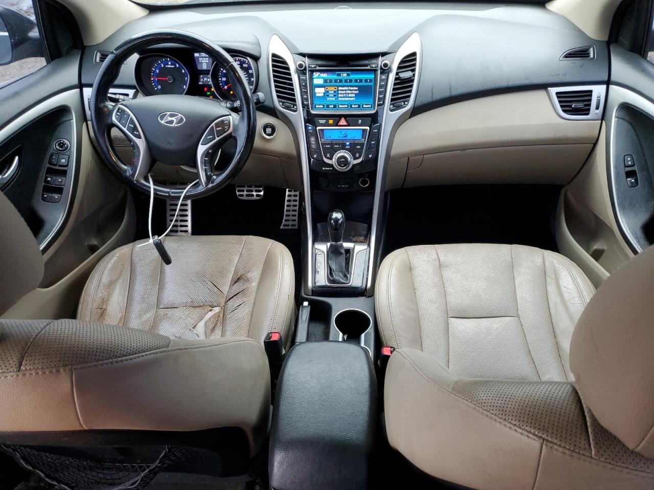 Hyundai ELANTRA Image 10