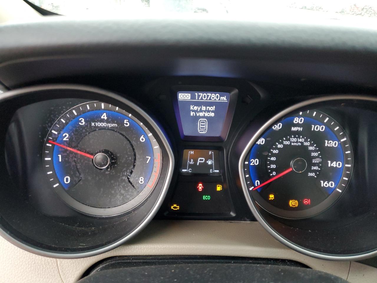 Hyundai ELANTRA Image 4