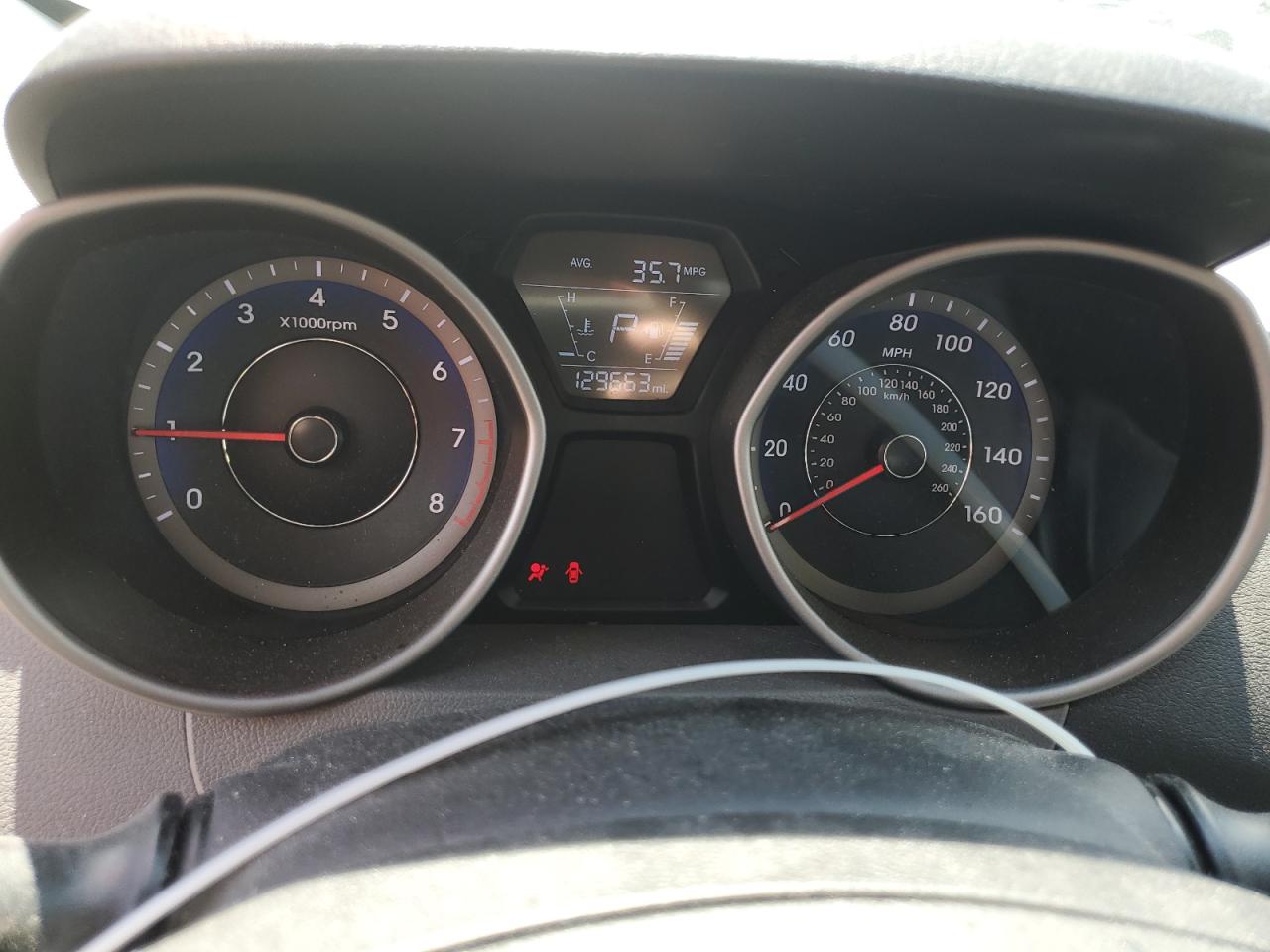 Hyundai ELANTRA Se Image 9