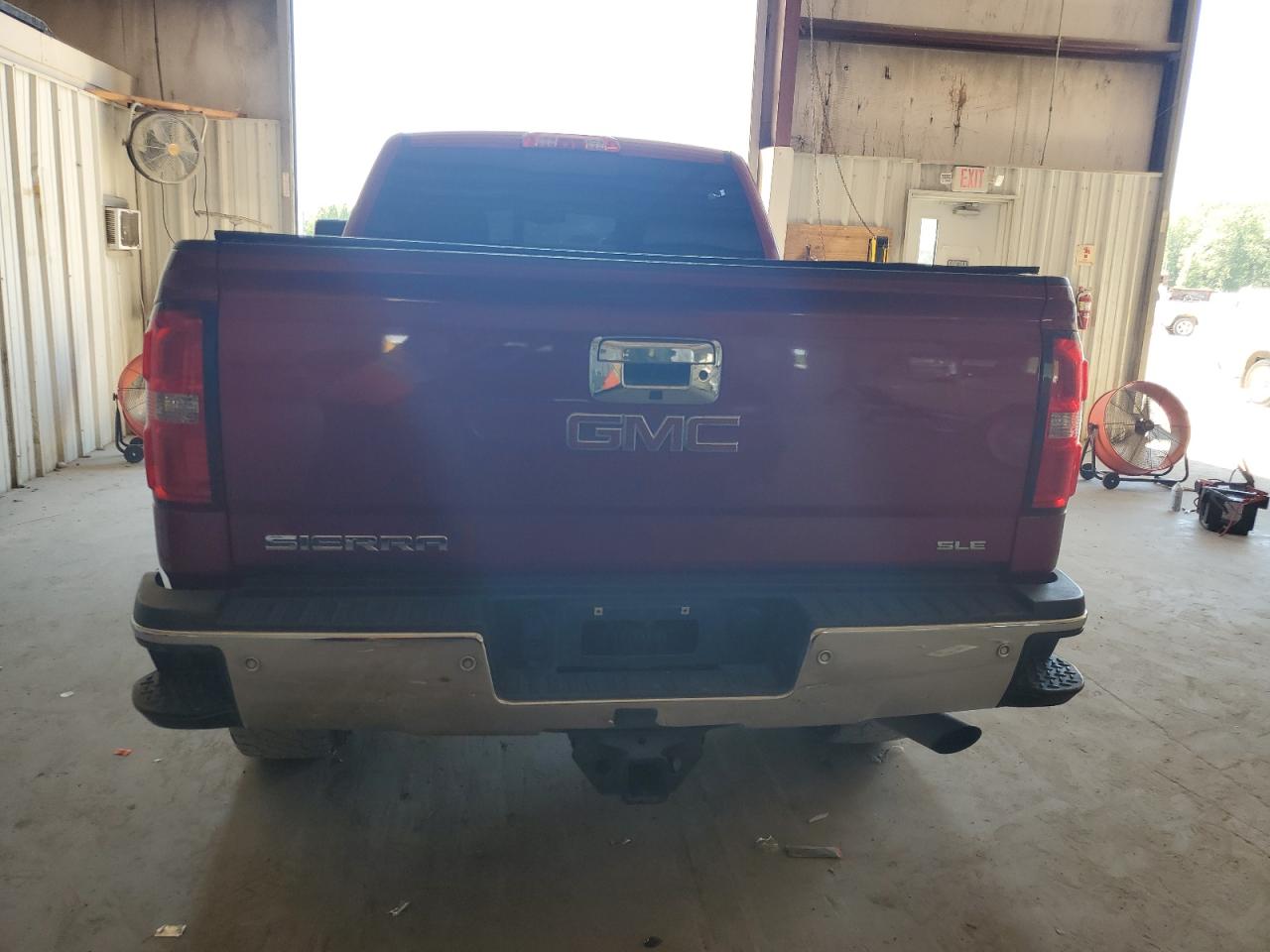 GMC Sierra K2500 Sle Image 2