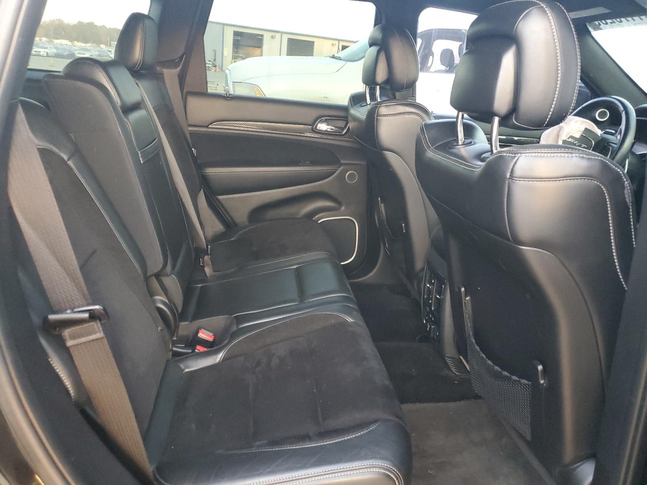 Jeep Grand Cherokee Srt-8 Image 12