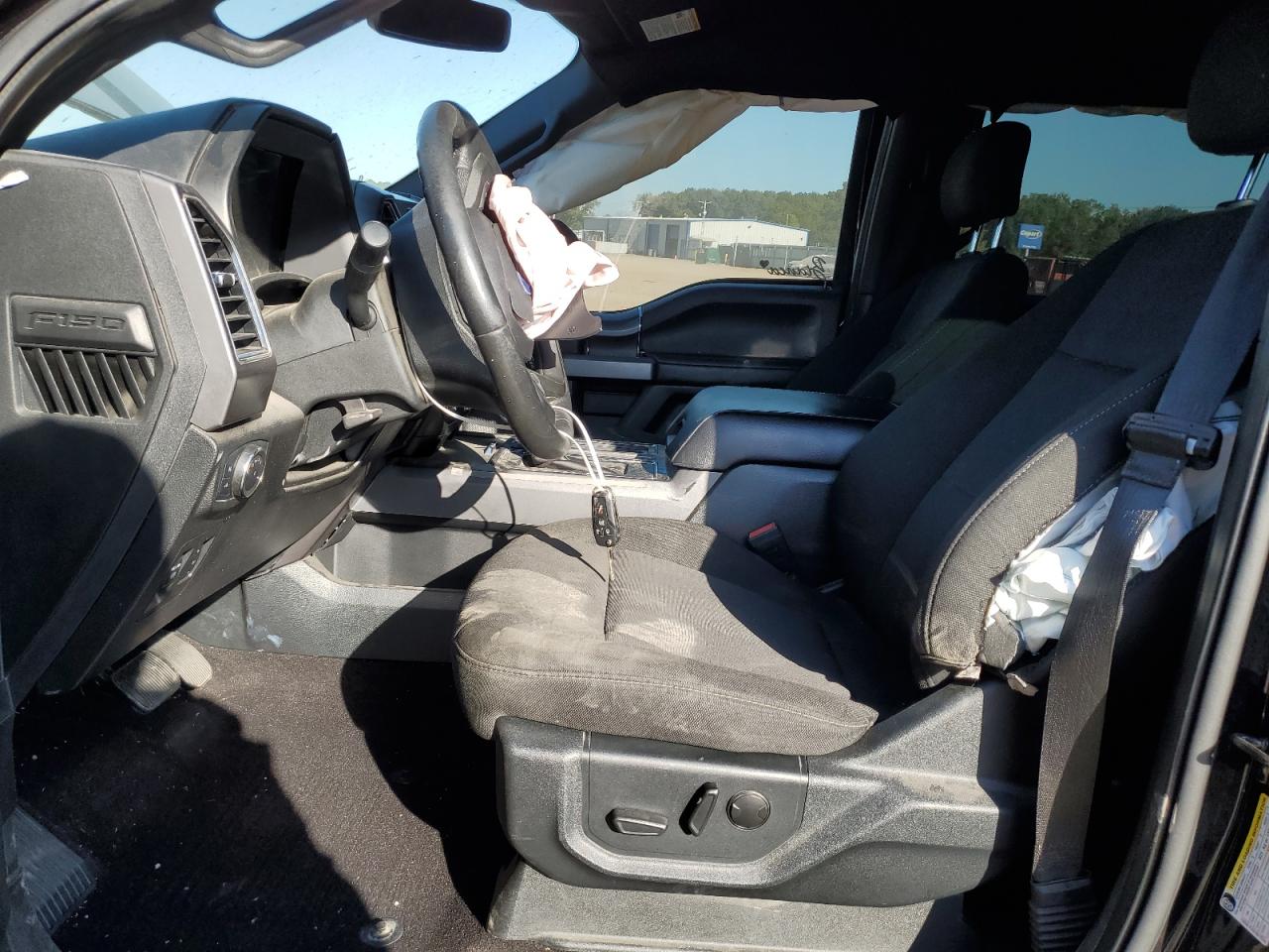 Ford F-150 Supercrew Image 5