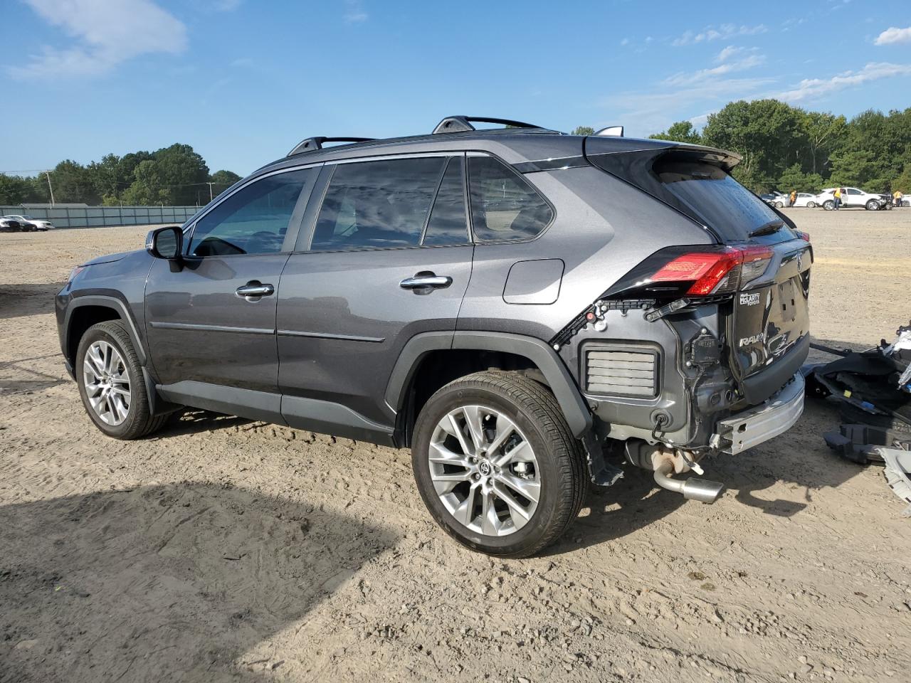 Toyota RAV4 Limited Image 5