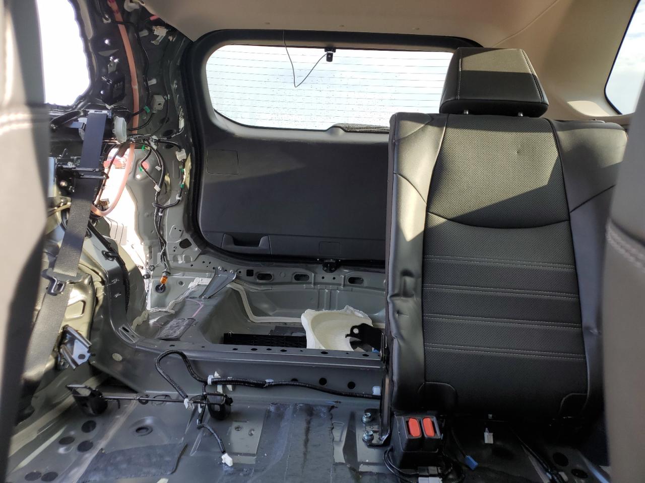 Toyota RAV4 Limited Image 9