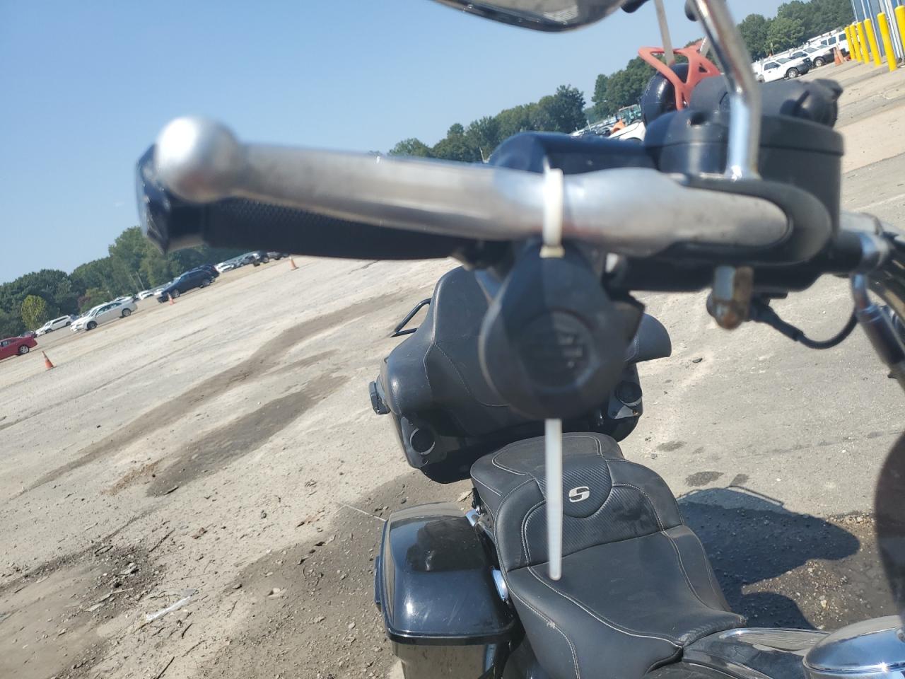 Harley-Davidson Fl Image 7