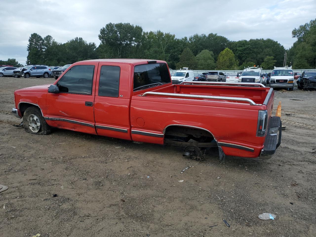 GMC Sierra C1500 Image 2