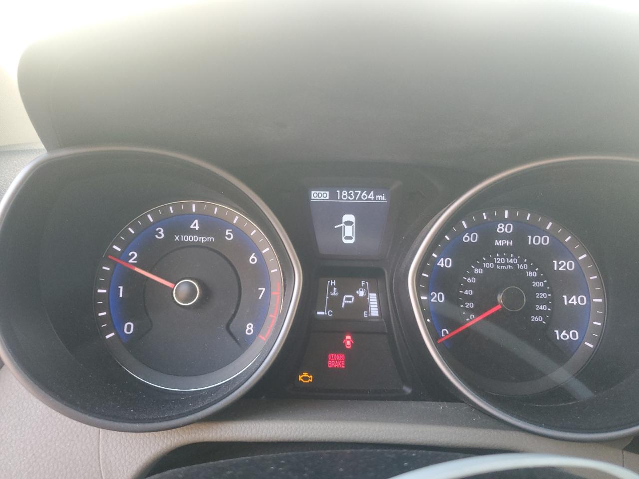 Hyundai ELANTRA Image 12