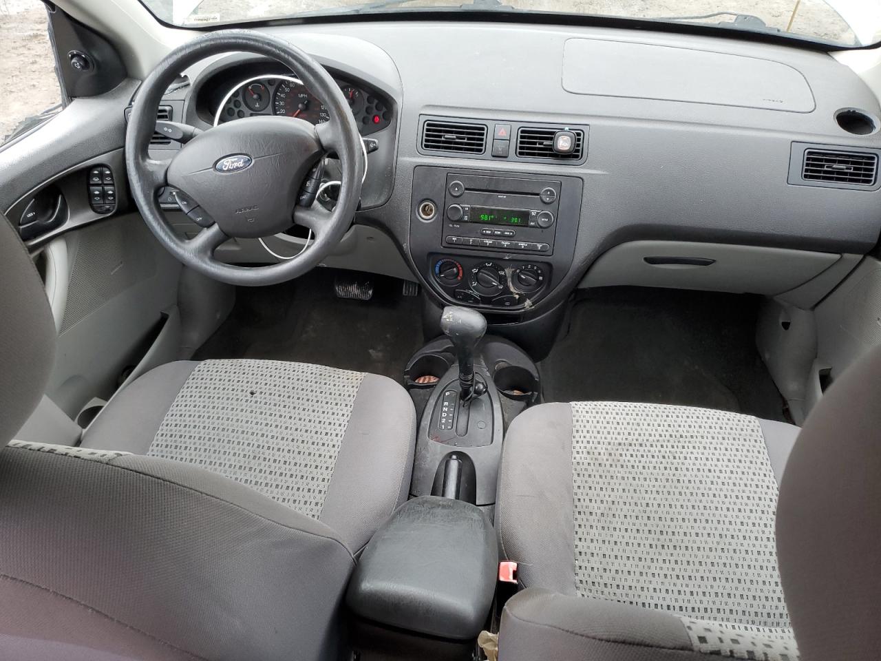 Ford Focus Zx4 Image 8