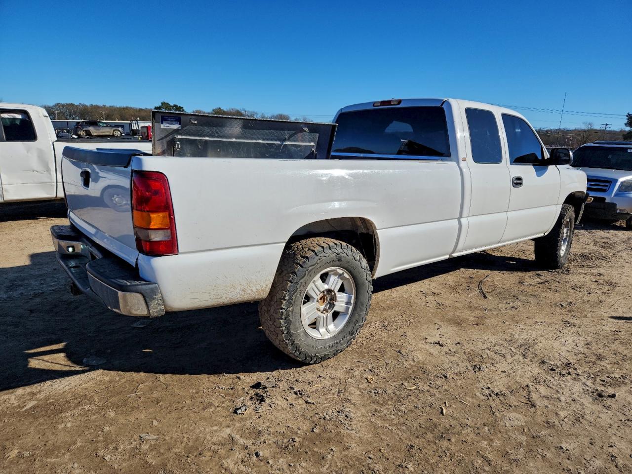 Chevrolet Silverado K1500 Image 10