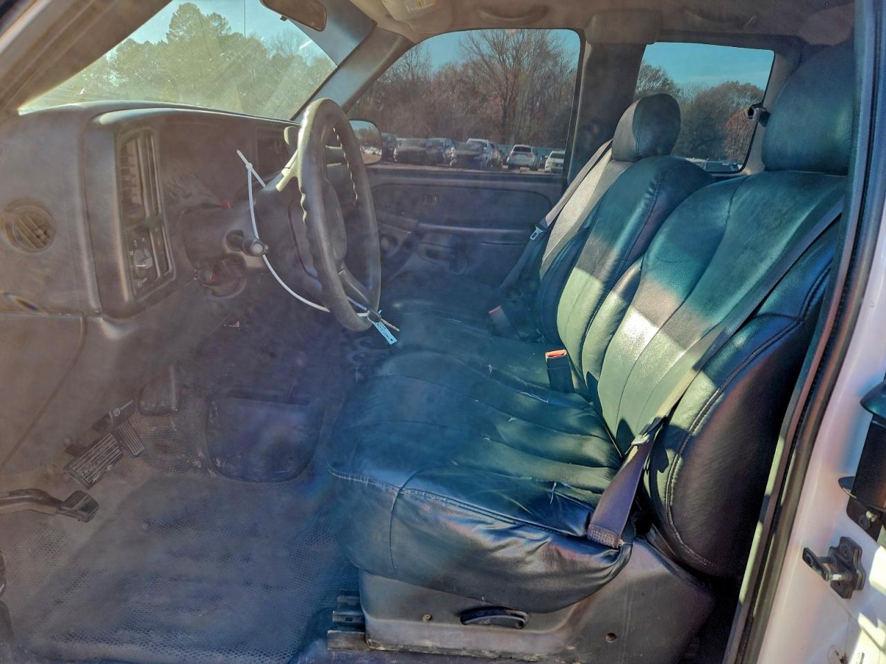 Chevrolet Silverado K1500 Image 4