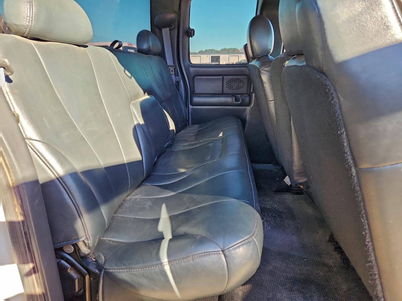 Chevrolet Silverado K1500 Image 12