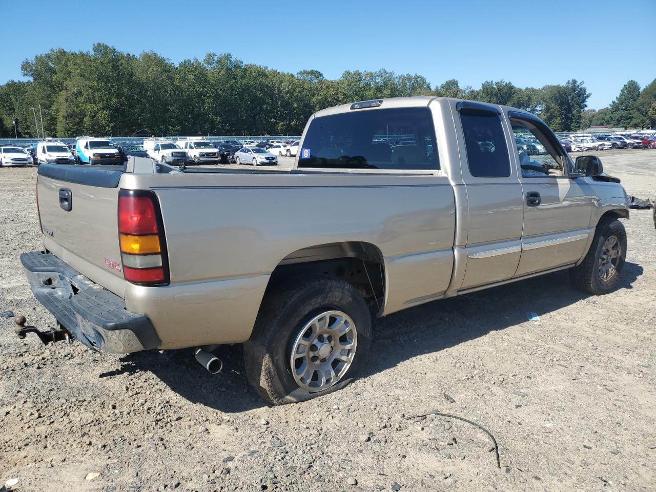 GMC Sierra C1500 Image 7