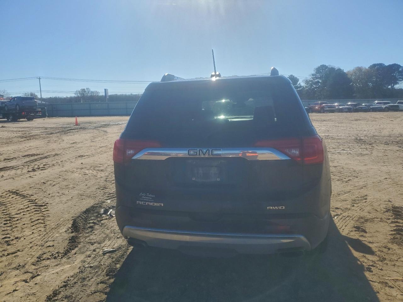 GMC Acadia Denali Image 5