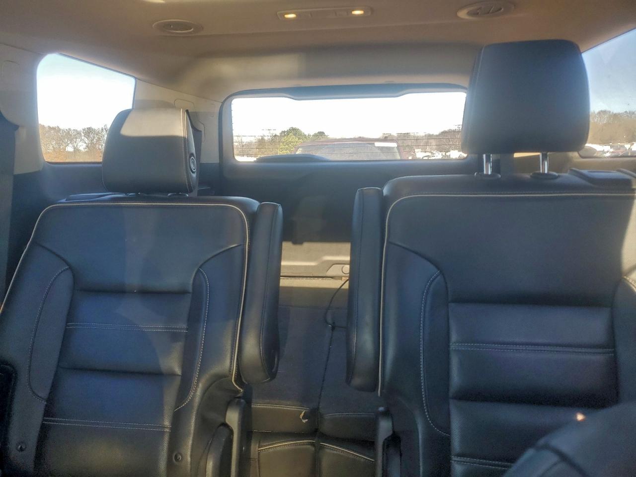 GMC Acadia Denali Image 12