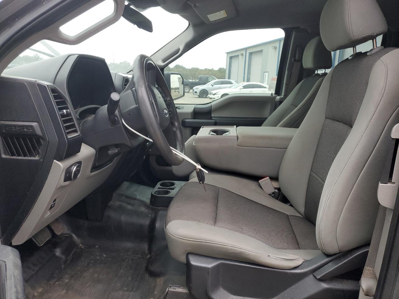 Ford F-150 Super Cab Image 12