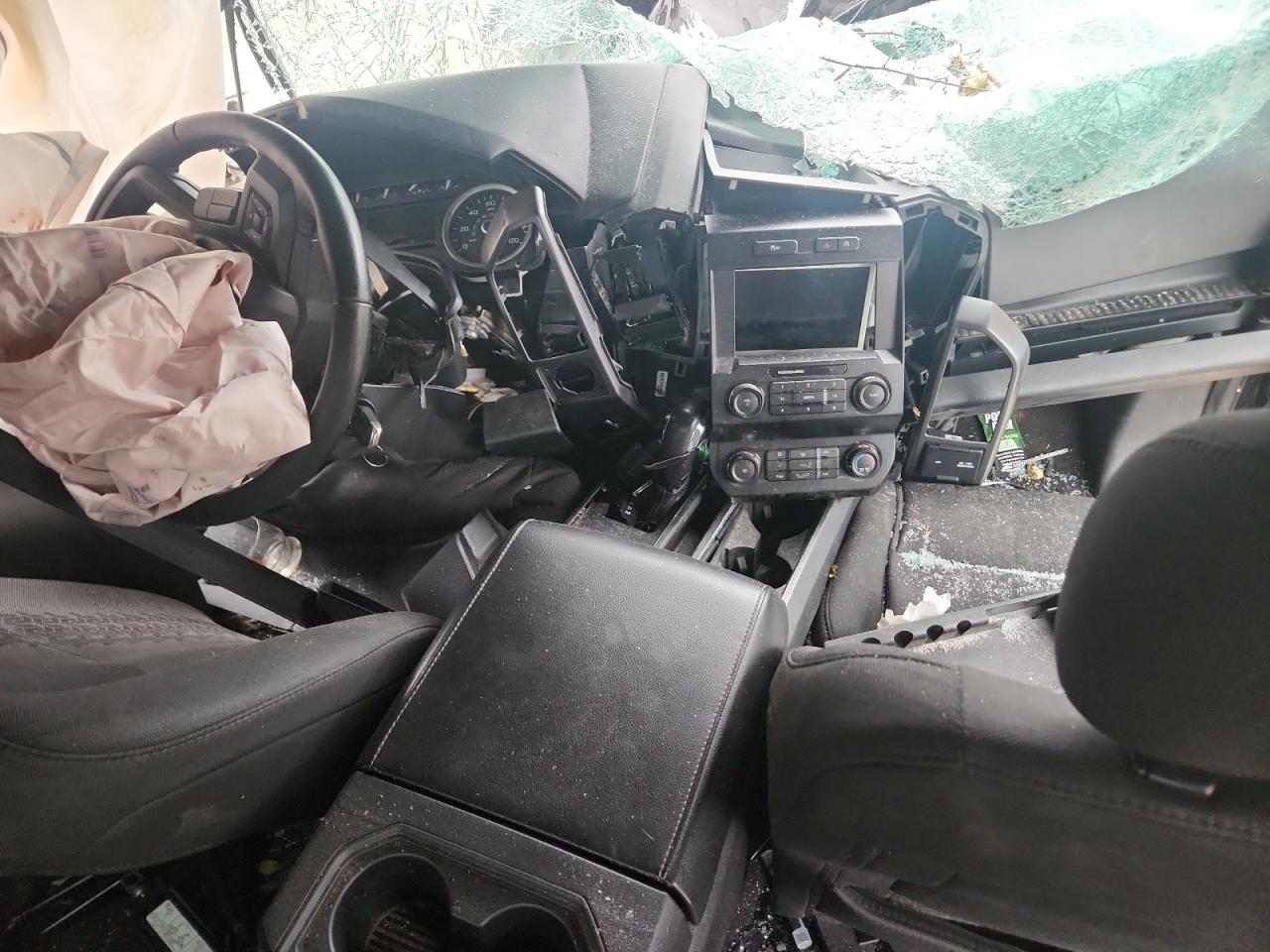 Ford F-150 Supercrew Image 11