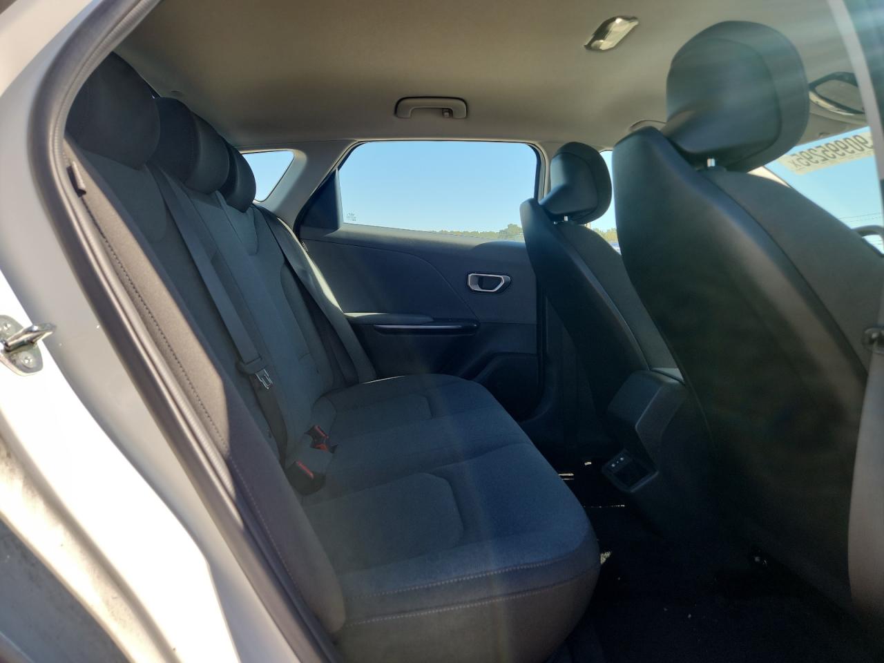 Kia K4 Lx Lx Image 7