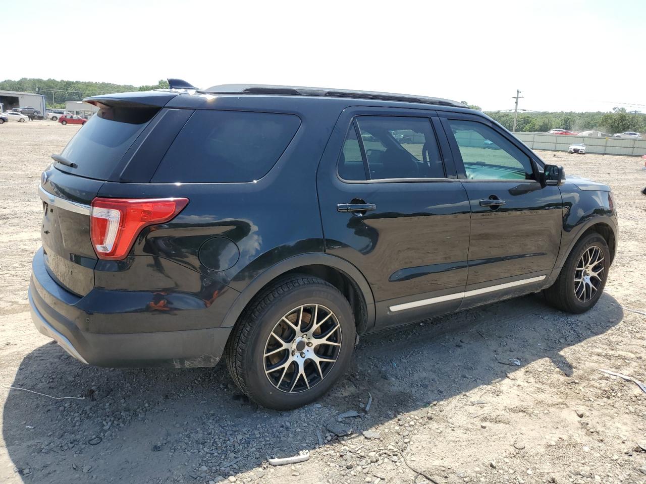 Ford Explorer Xlt Image 10