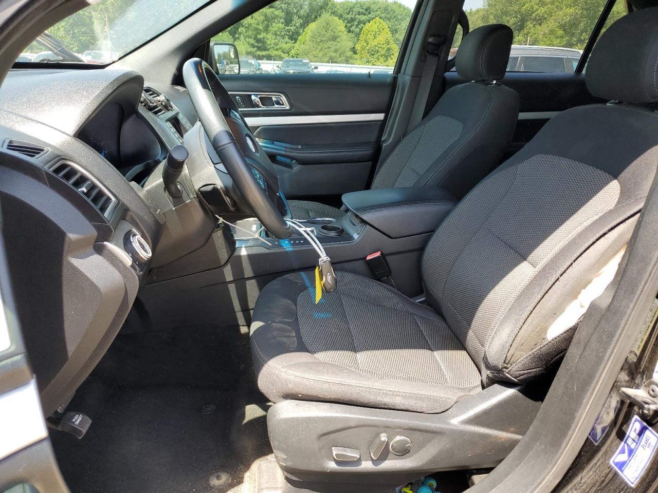 Ford Explorer Xlt Image 8