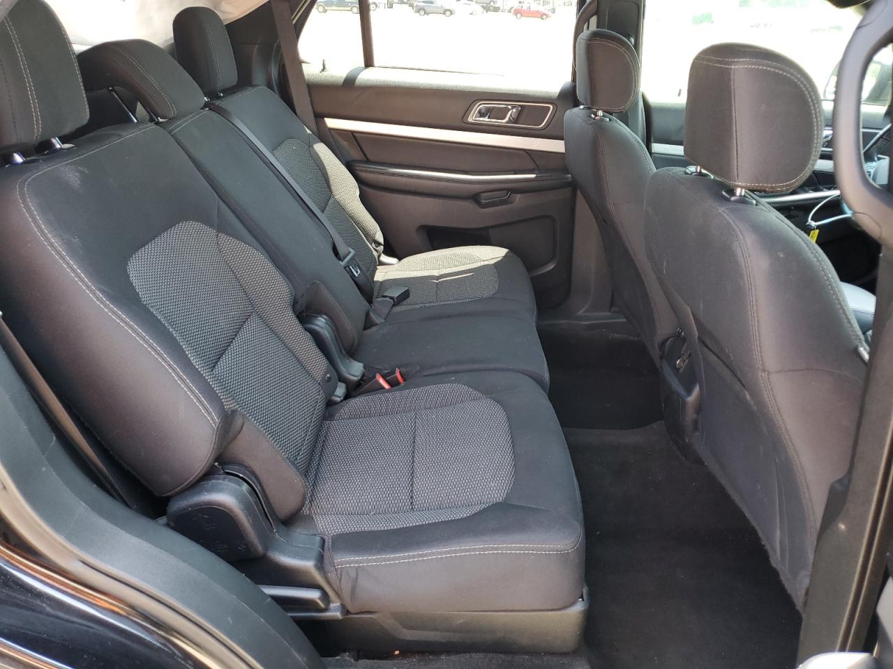 Ford Explorer Xlt Image 6