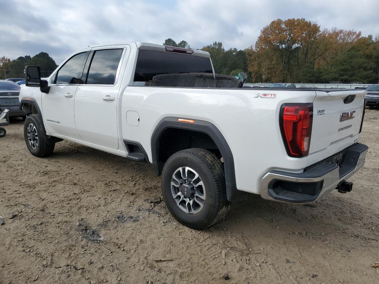 GMC Sierra K2500 Sle Image 2