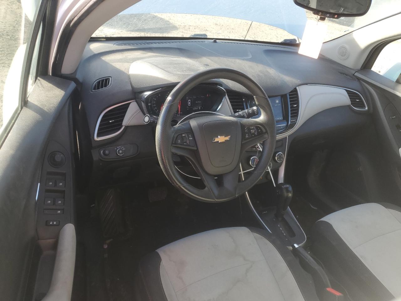Chevrolet Trax Ls Image 7