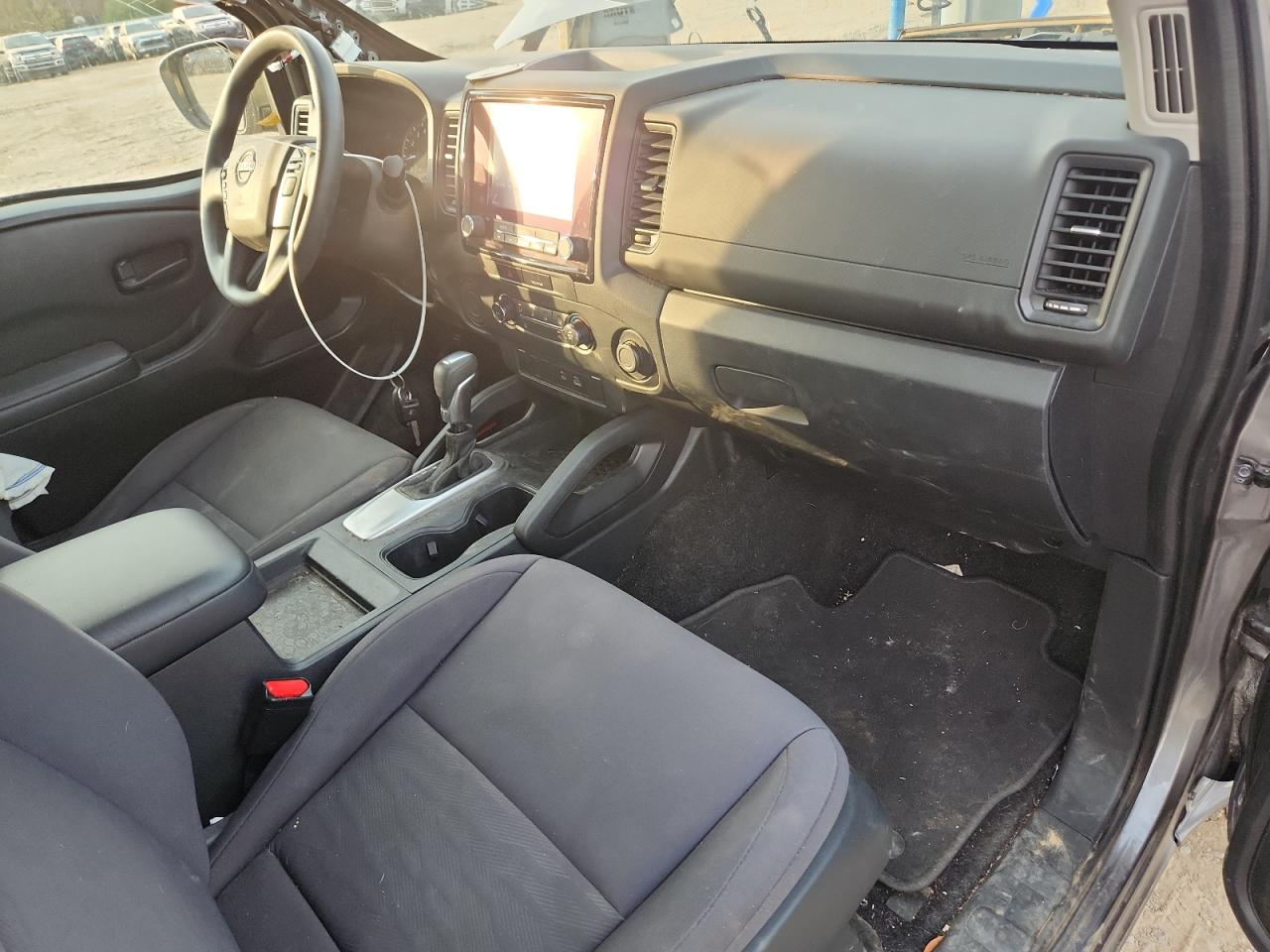 Nissan Frontier S Image 6