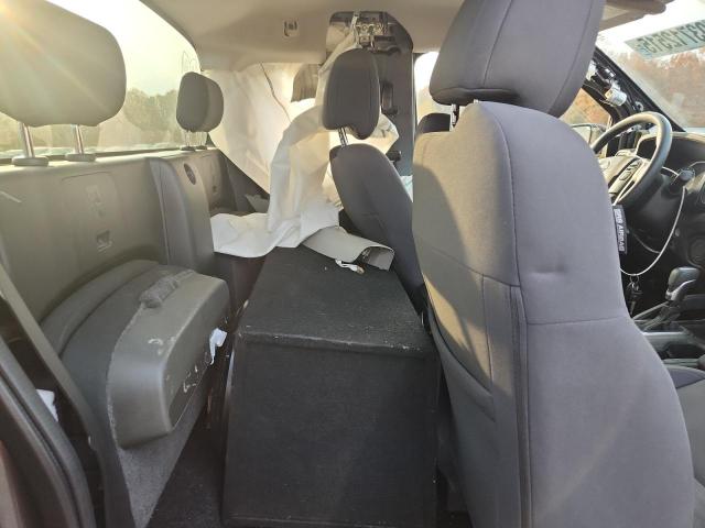 Nissan Frontier S Image 9