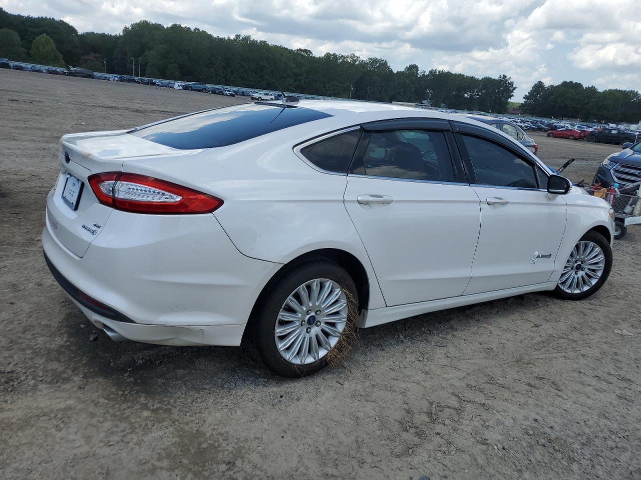 Ford Fusion Se Hybrid Image 11