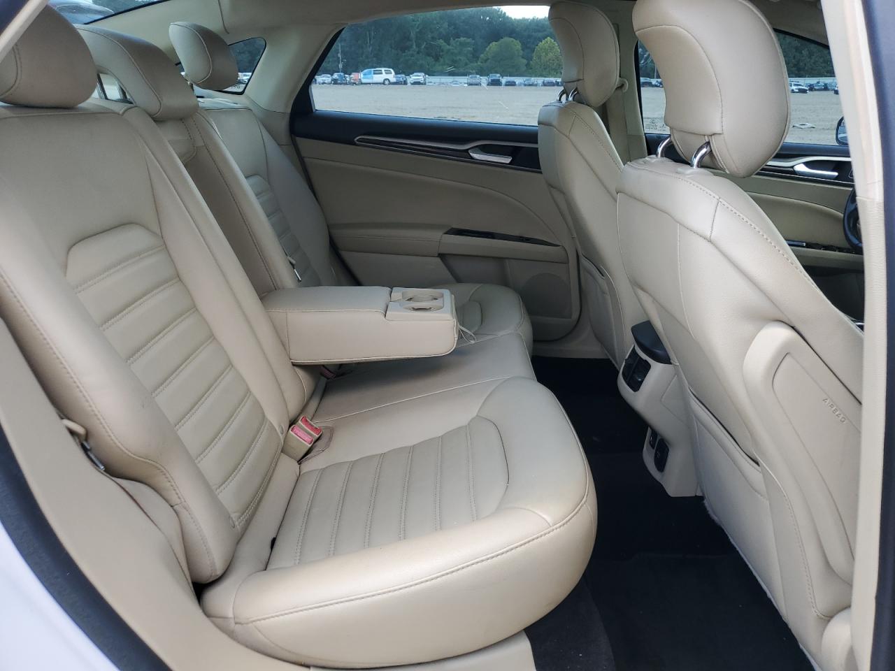 Ford Fusion Se Hybrid Image 2