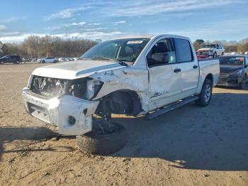  Salvage Nissan Titan