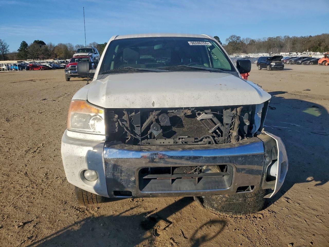 Nissan Titan S Image 2