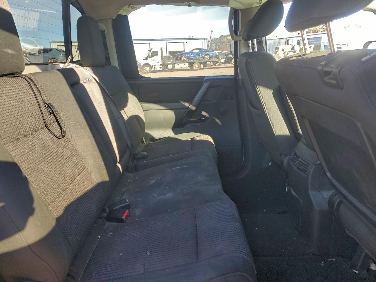 Nissan Titan S Image 10