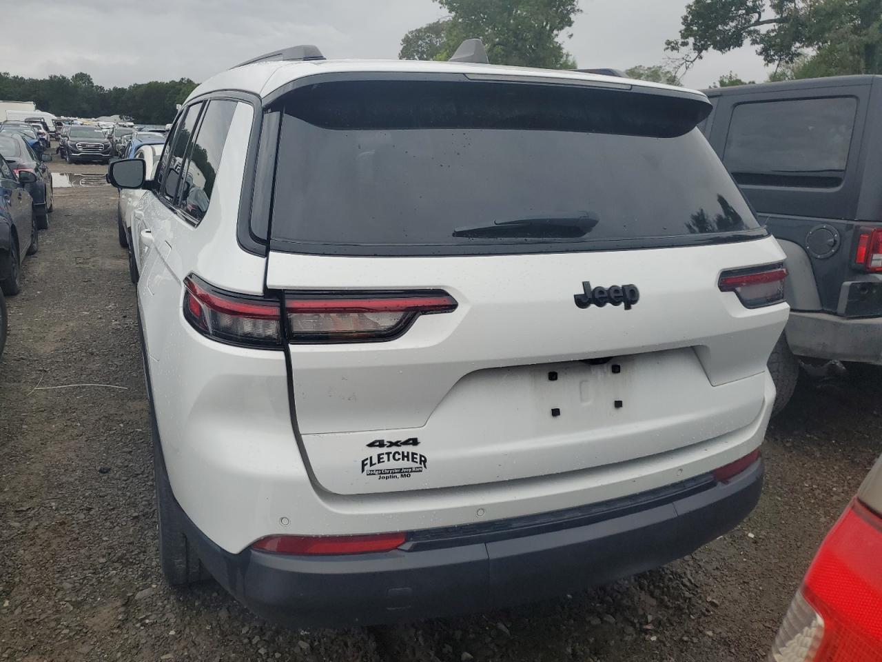 Jeep Grand Cherokee L Laredo Image 2